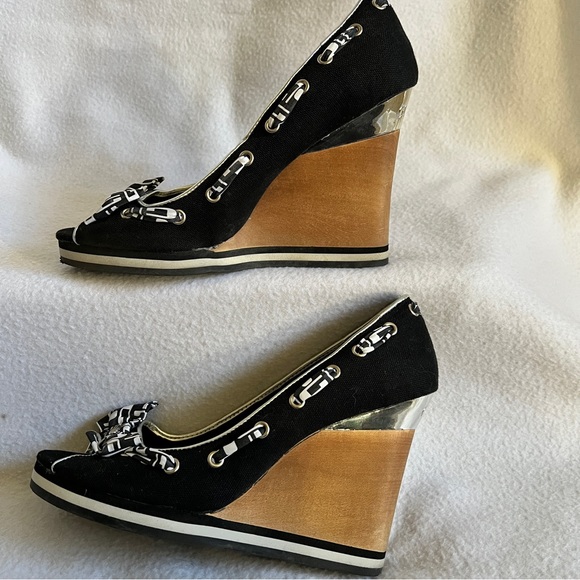 GUESS Tatyanna 2 Canvas Peep Toe Wedges - Picture 4 of 15